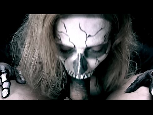 ❤️ Demon girl zuigt pik met haar zwarte mond en slikt sperma. ❌ Russian porno at nl.valeshop.top